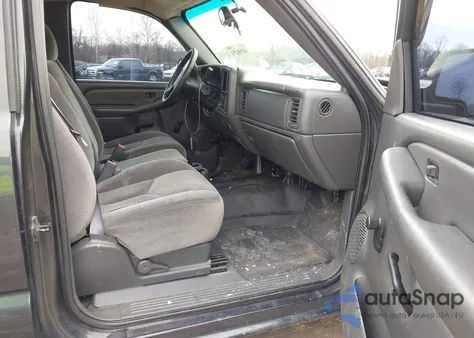 2004 Chevrolet Silverado 1500 z USA, uszkodzony, nr VIN 1GCEC14VX4Z116395